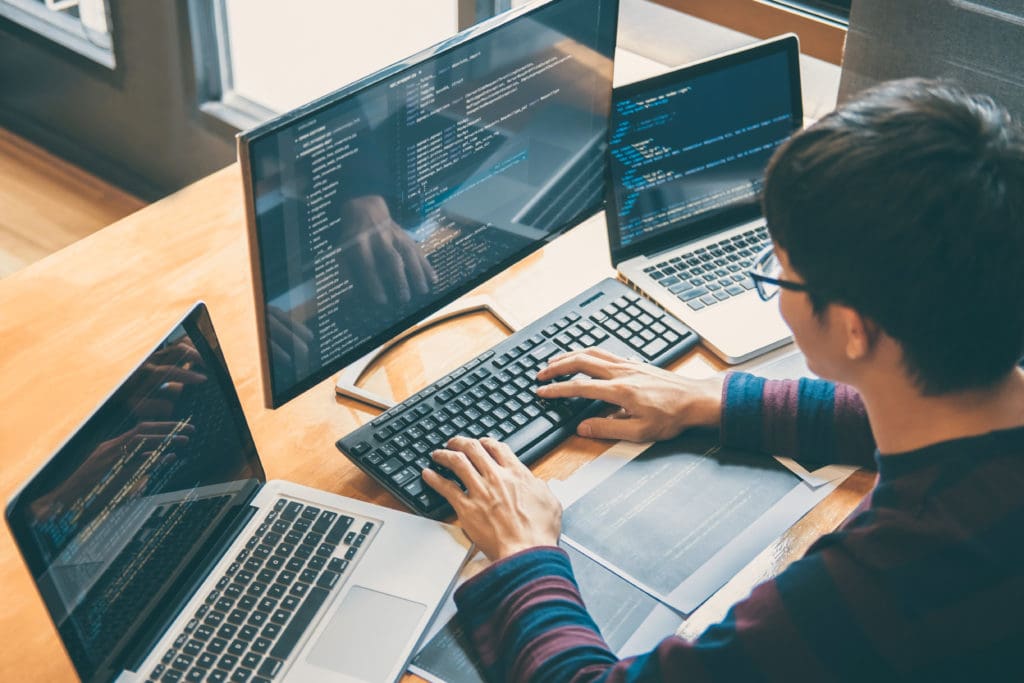 Lenguajes de programación: Los 5 más fáciles para optimizar su negocio en línea.